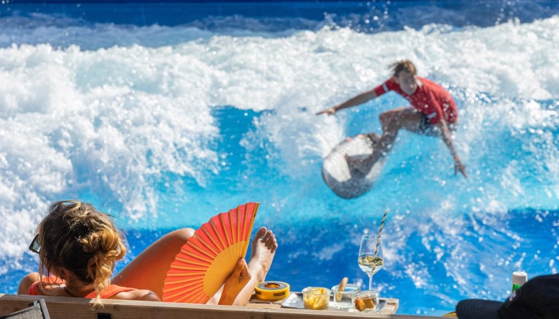 Surfing and drinks at Urban Surf Zürich