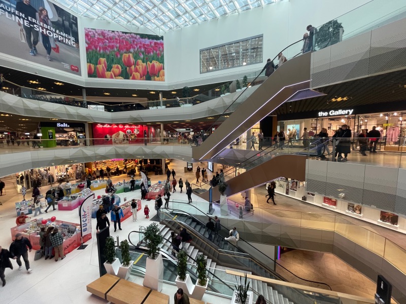 Shop - Mall of Switzerland - Einkaufszentrum Schweiz